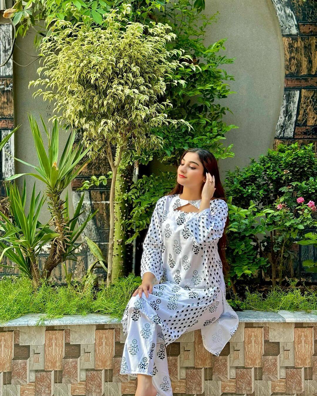 Bangali Design: Timeless Steam Printed Ensemble